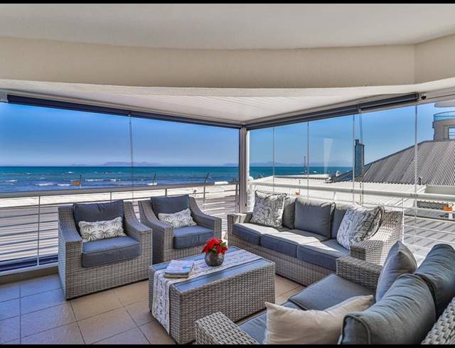 3 BEDROOM APARTMENT FOR SALE IN STRAND CENTRAL